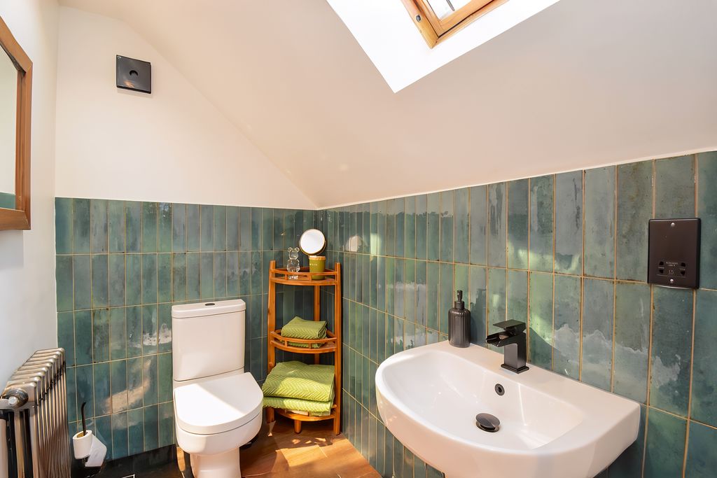 En-Suite- click for photo gallery